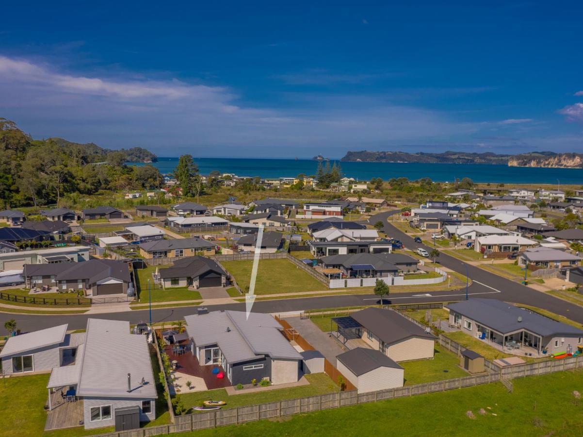 Modern Beach Pad - Whitianga Holiday Home Exterior photo